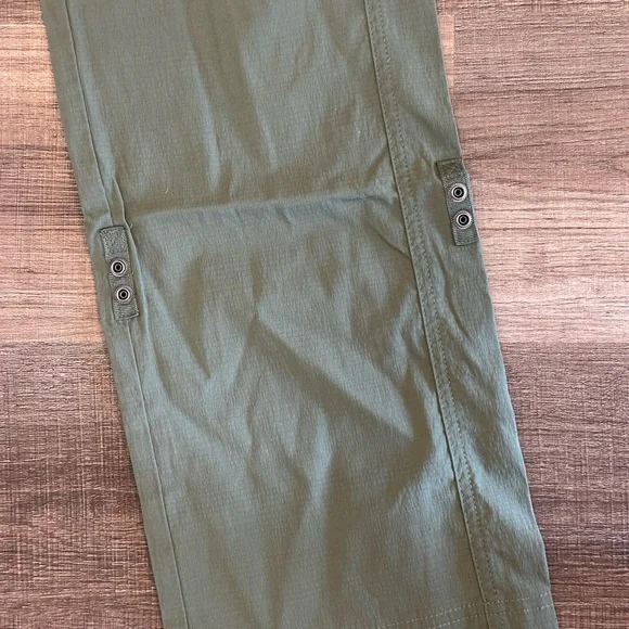 Prana Women’s Olive Cargo Travel Pants - Picture 4 of 5